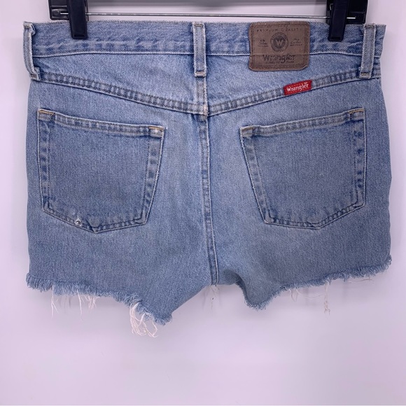Wrangler Cut Off High Rise Jean Shorts Size 10/12 - Picture 3 of 5